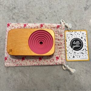 Bitti Gitti Wooden Speaker in Pink